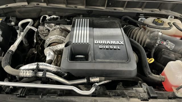 Used 2022 Chevrolet Silverado 1500 LT AWD/4WD image 25