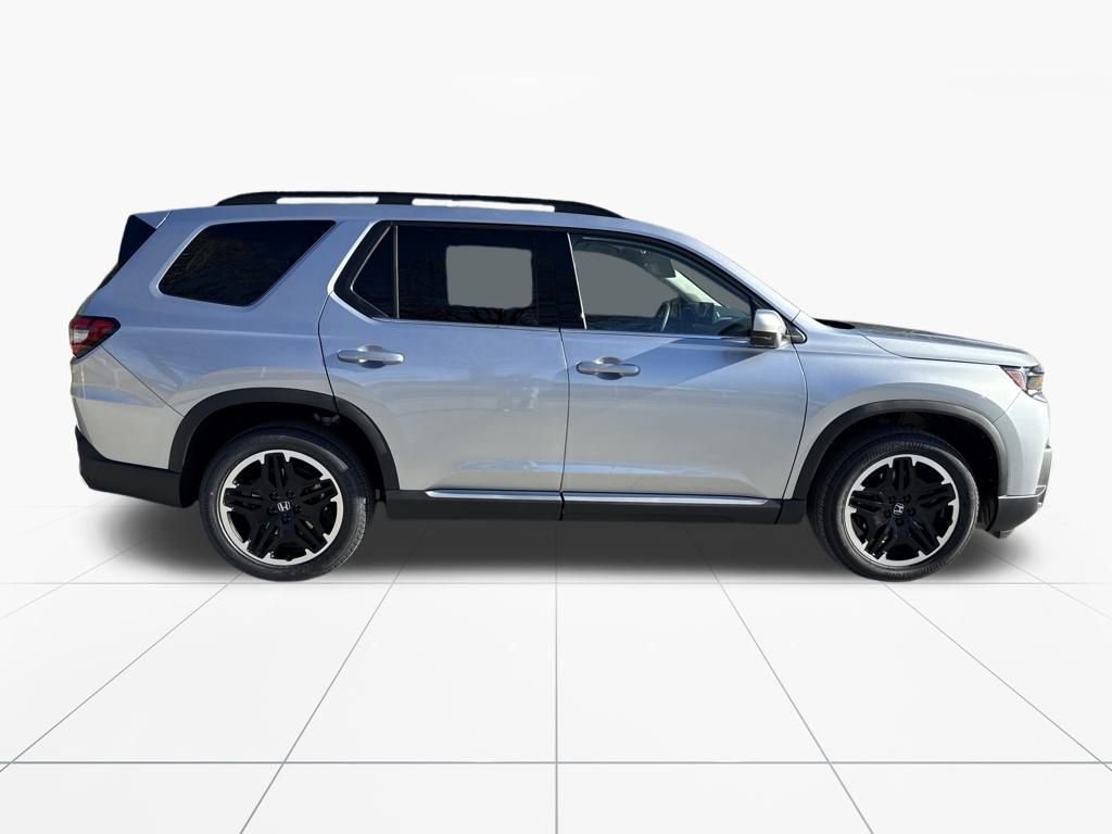 New 2026 Honda Pilot Touring image 9