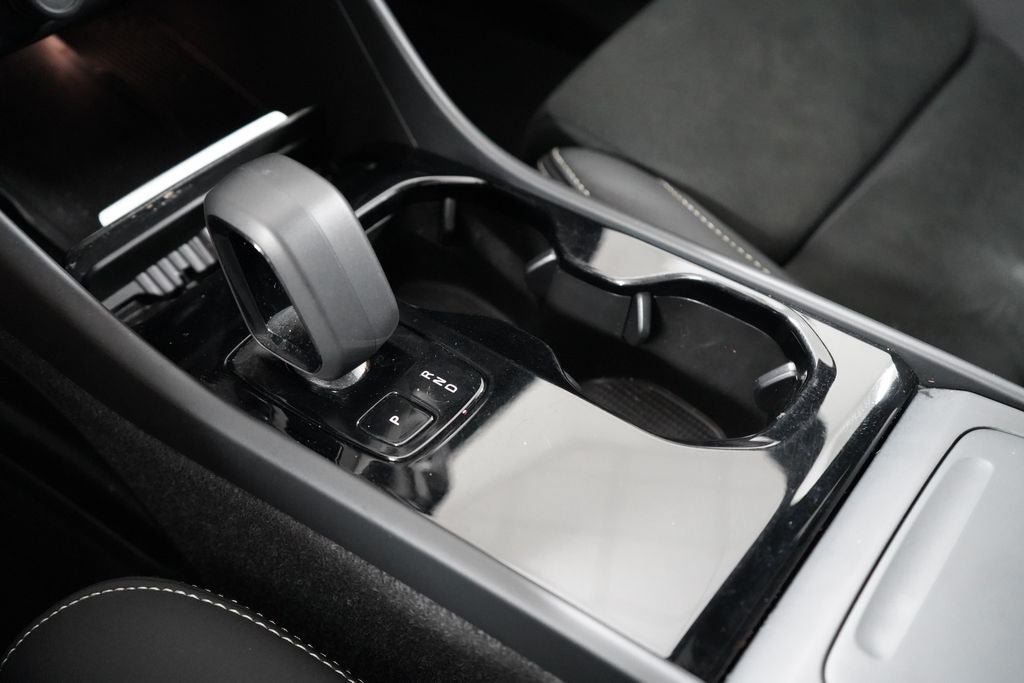 Used 2023 Volvo XC40 Recharge Ultimate AWD/4WD image 32