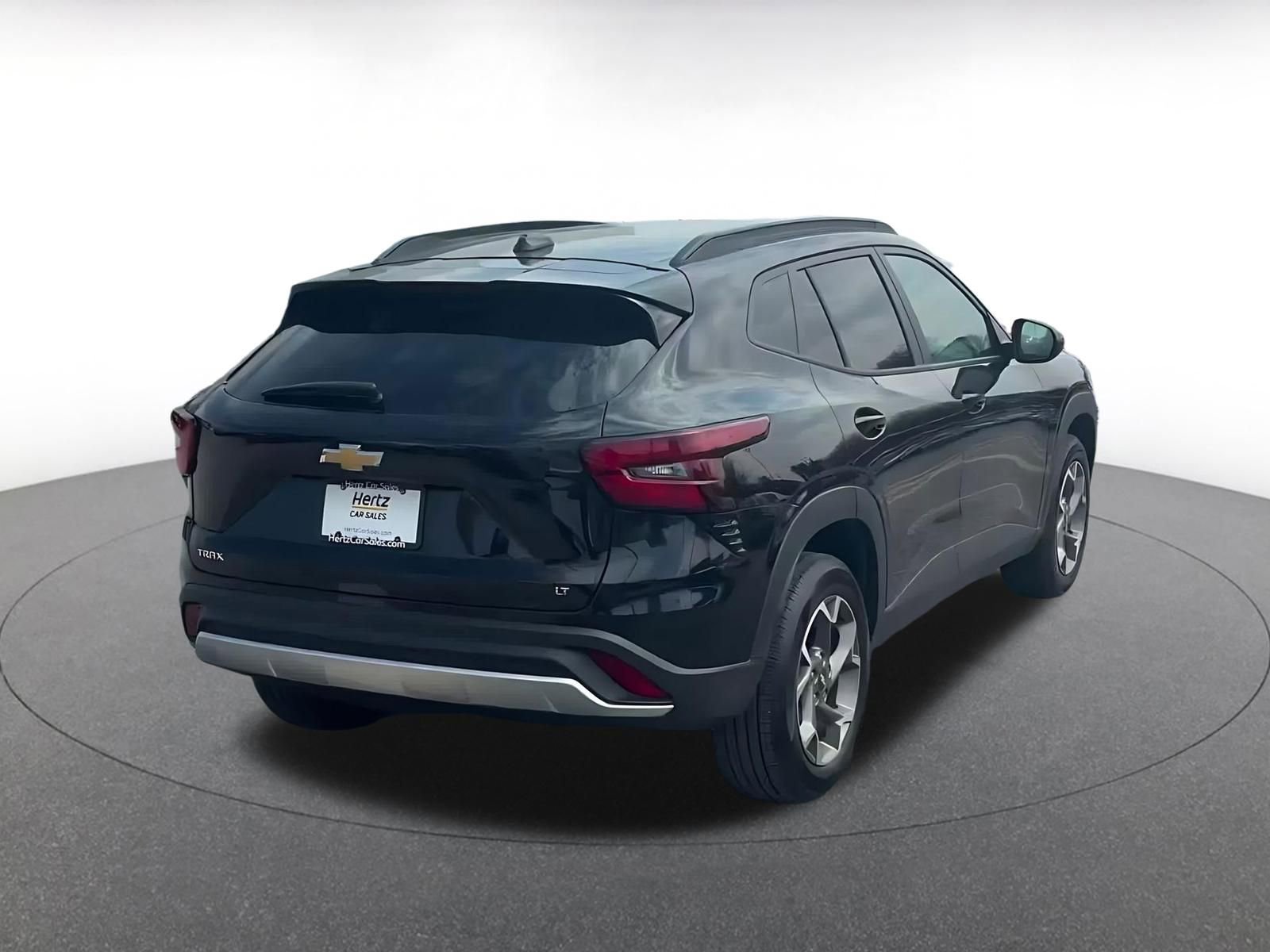 Used 2025 Chevrolet Trax LT image 14