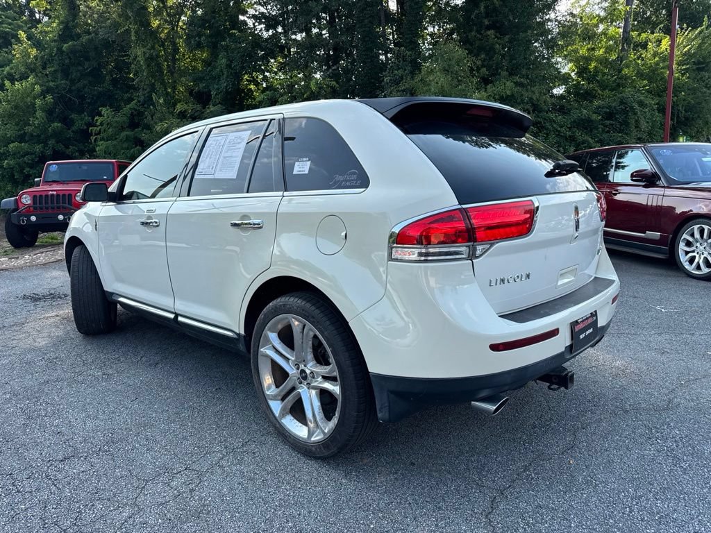 Used 2013 Lincoln MKX FWD image 2