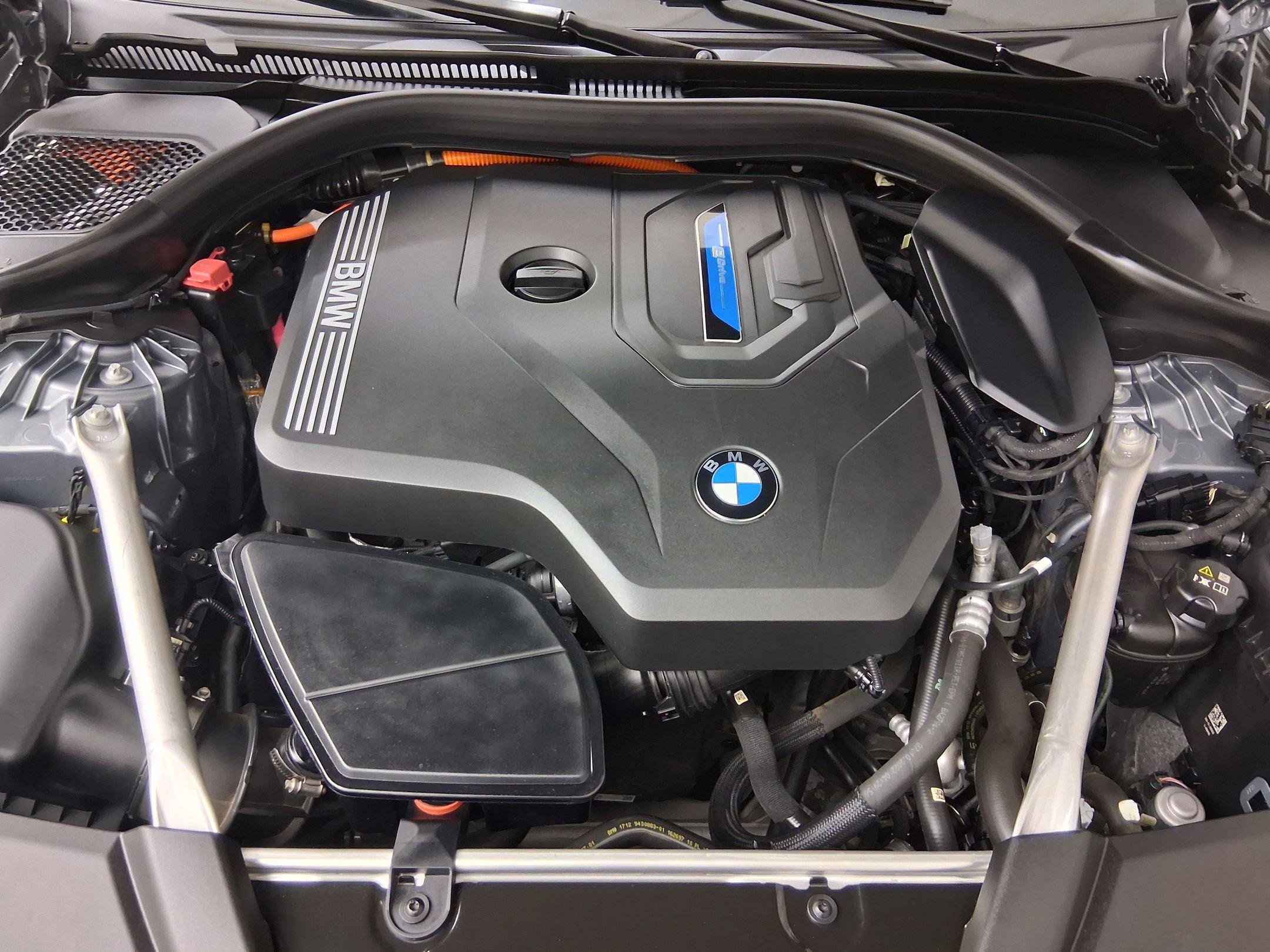 Certified 2023 BMW 530e w/ Convenience Package image 38