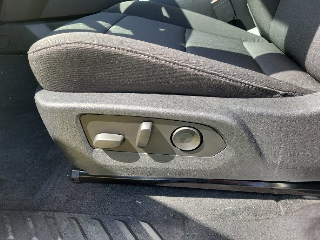 New 2026 Chevrolet Colorado W/T w/ WT Custom Package AWD/4WD image 22