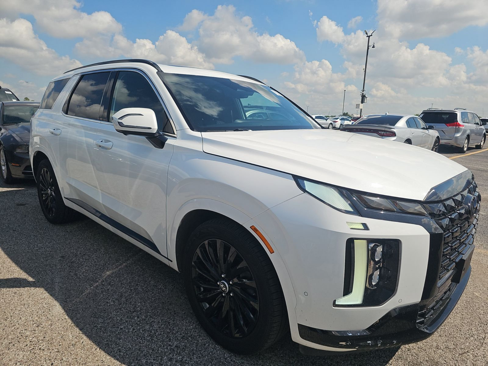 Used 2024 Hyundai Palisade Calligraphy AWD/4WD image 3