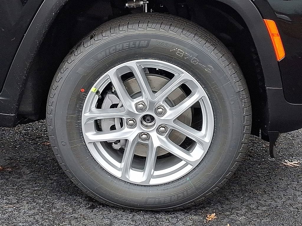 New 2025 Jeep Grand Cherokee Laredo X image 9