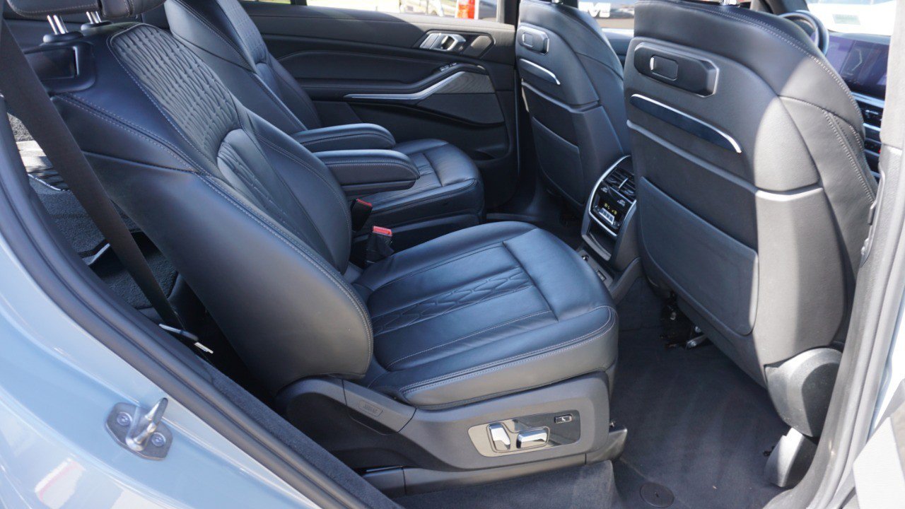 Used 2023 BMW X7 M60i w/ Executive Package image 32