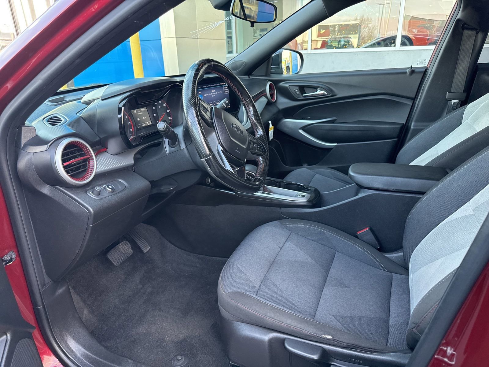 Used 2024 Chevrolet Trax RS w/ Driver Confidence Package image 17