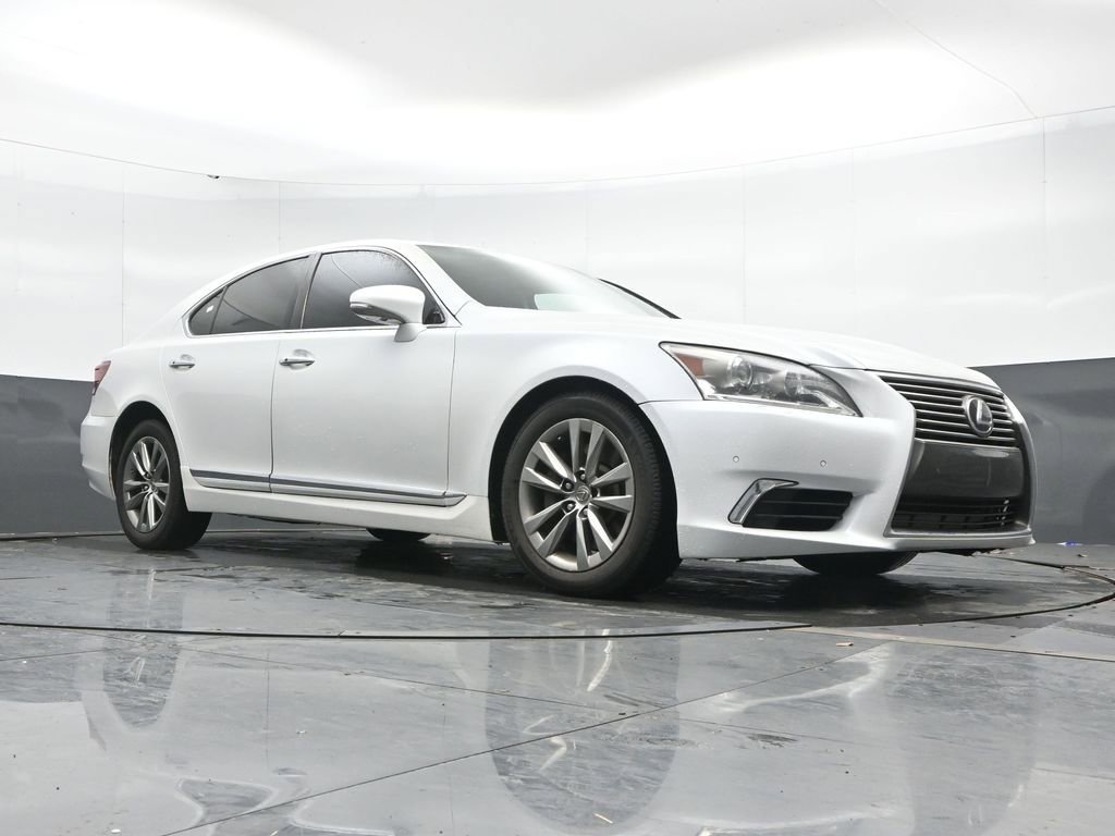Used 2013 Lexus LS 460 AWD w/ Comfort Pkg image 29