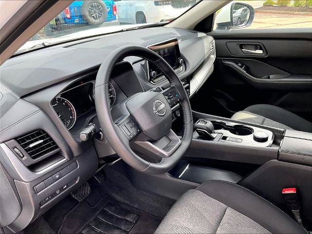 Certified 2026 Nissan Rogue SV AWD/4WD image 8
