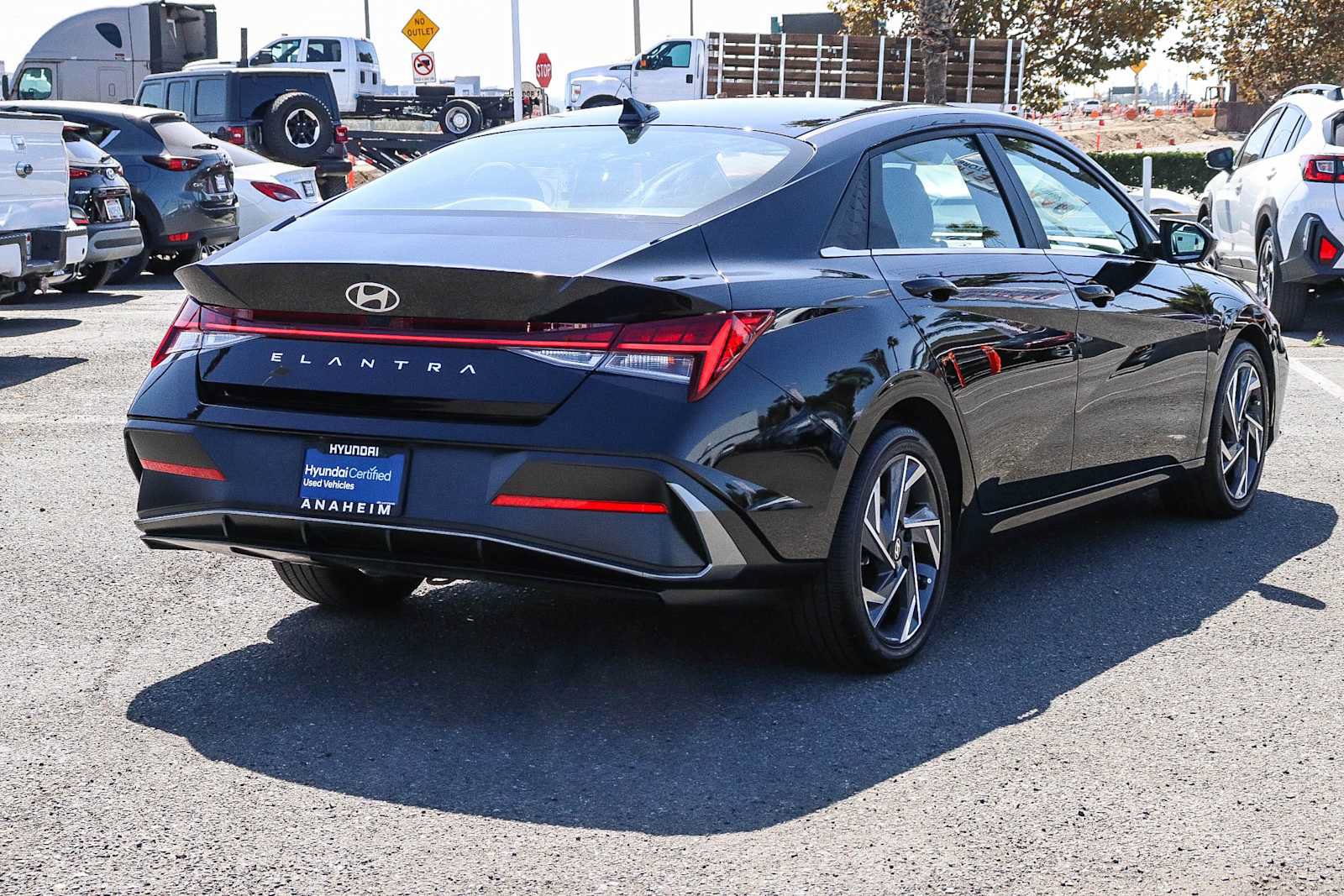 Used 2025 Hyundai Elantra SEL FWD image 7