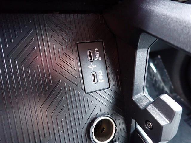 Used 2024 Toyota Tacoma SR5 AWD/4WD image 17
