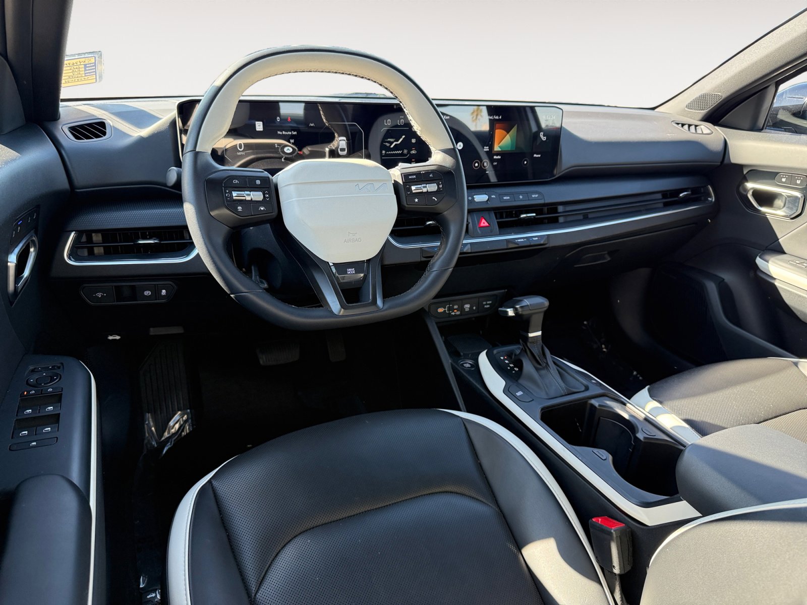 Used 2025 Kia K4 GT-Line w/ GT-Line Premium Package image 15