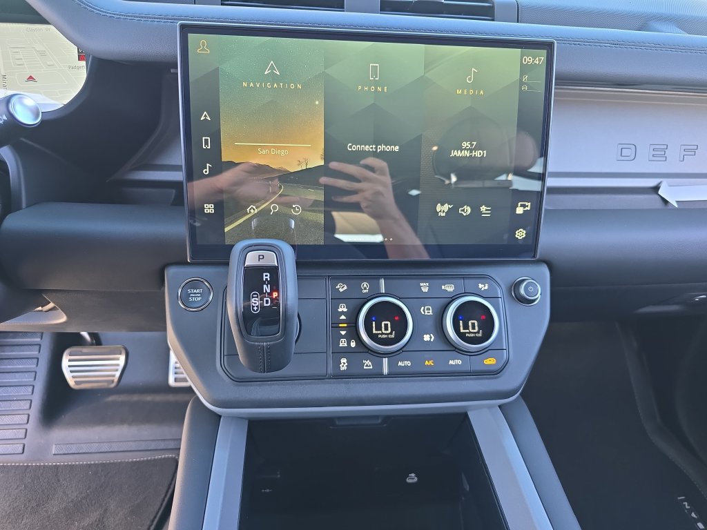 New 2026 Land Rover Defender 110 X AWD/4WD image 21
