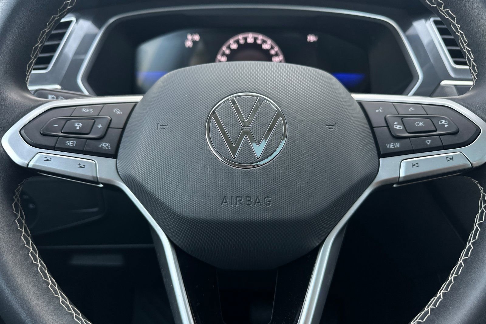 Certified 2023 Volkswagen Tiguan SE w/ Panoramic Sunroof Package image 24