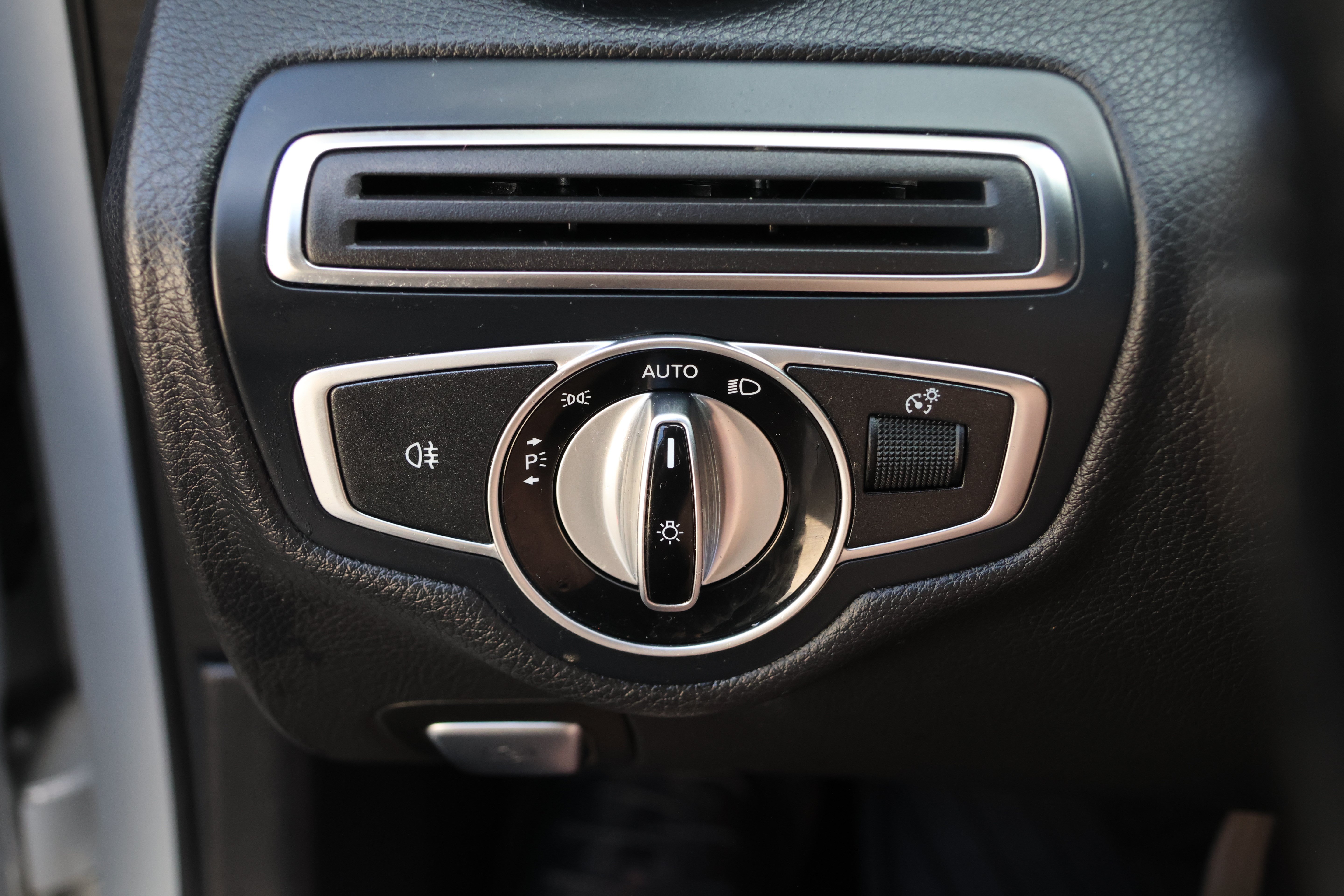 Used 2016 Mercedes-Benz C 300 4MATIC Sedan image 15