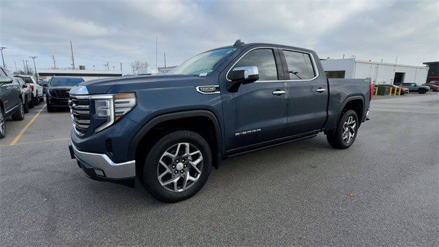 Used 2022 GMC Sierra 1500 SLT w/ SLT Convenience Package image 5