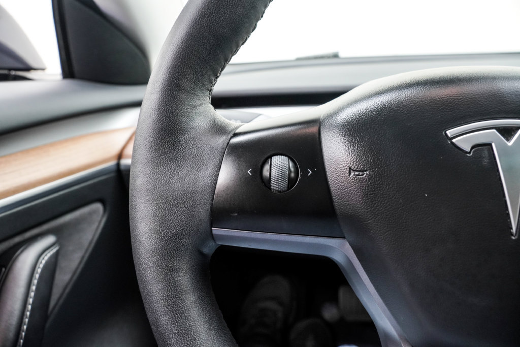 Used 2023 Tesla Model 3 Standard Range RWD image 35