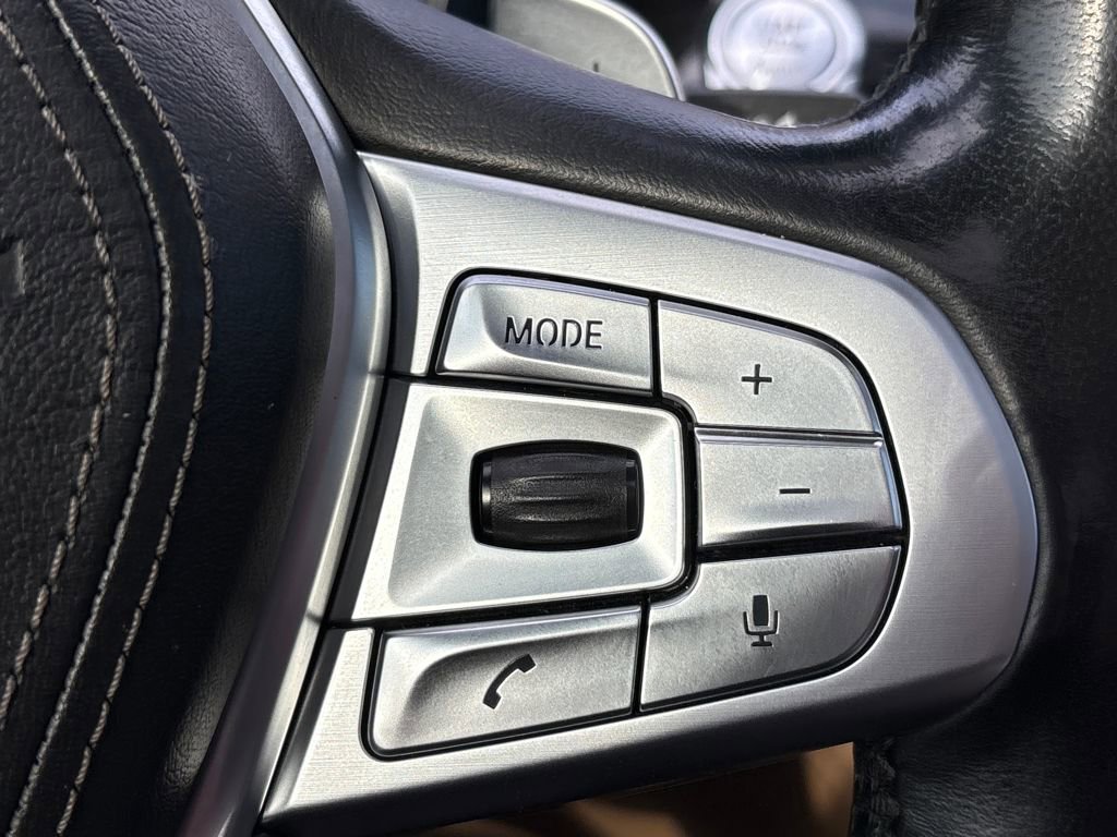 Used 2016 BMW 750i xDrive image 22