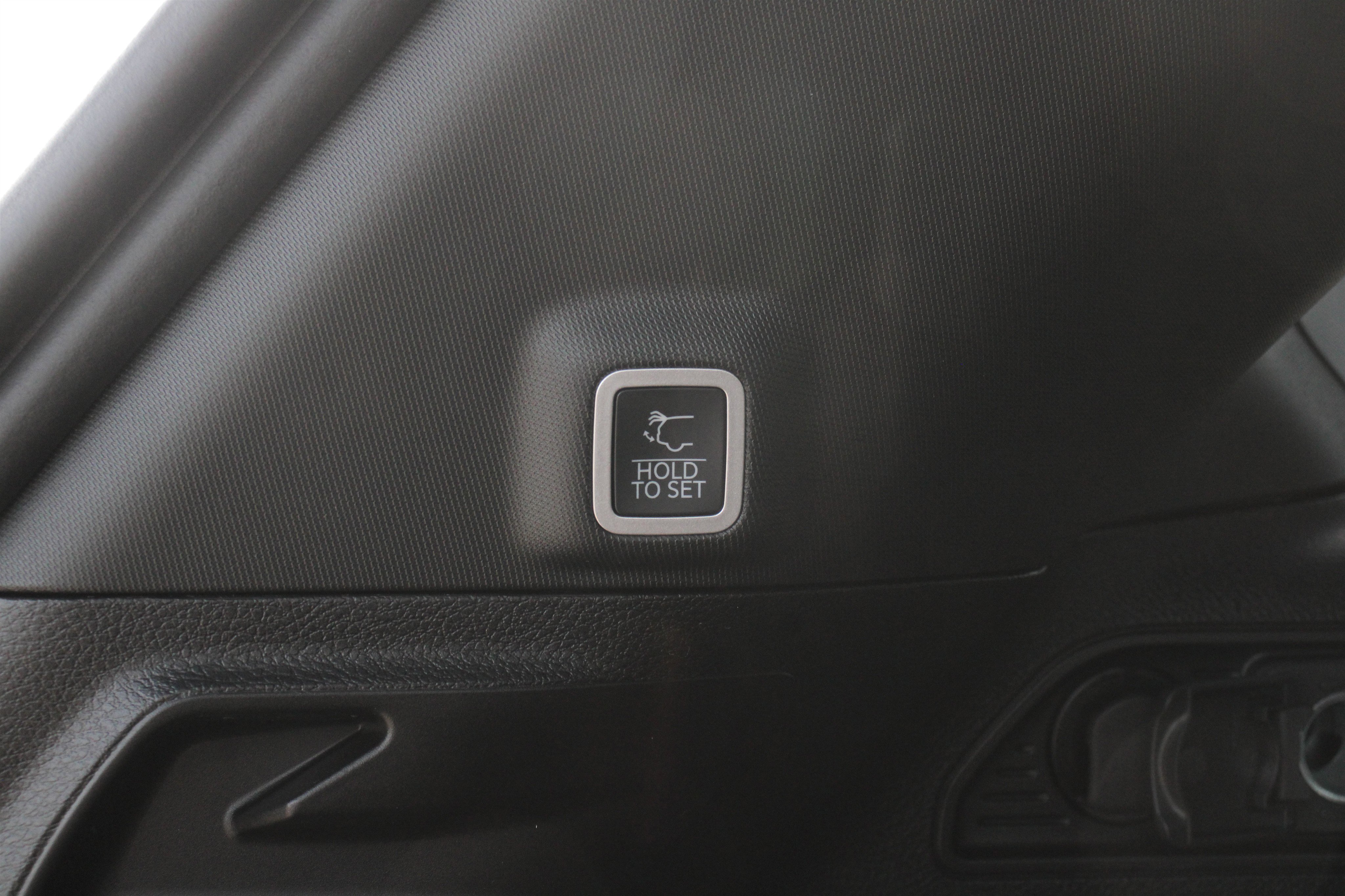 New 2025 Jeep Grand Cherokee Laredo w/ Luxury Tech Group I image 24