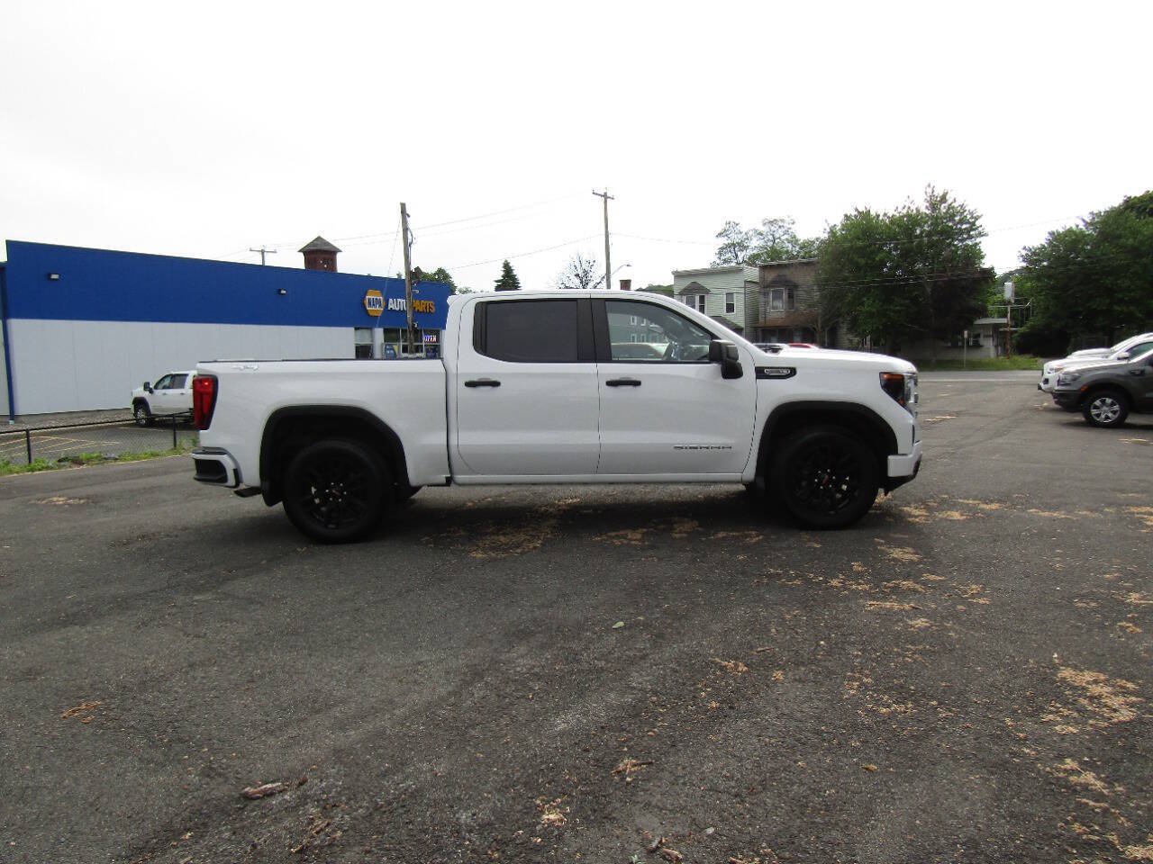 Used 2024 GMC Sierra 1500 Pro w/ Graphite Edition AWD/4WD image 7
