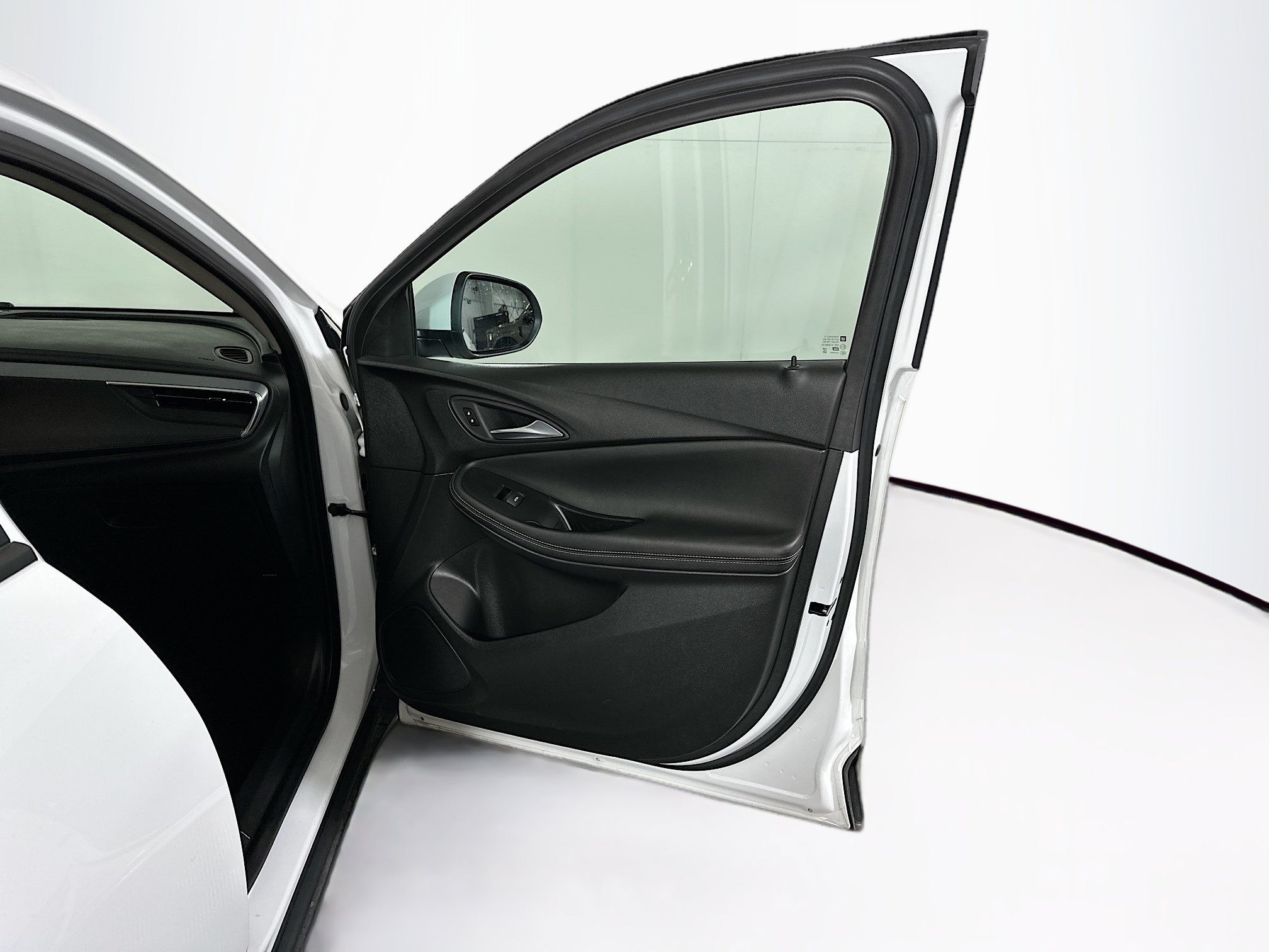 Used 2025 Buick Encore GX Preferred FWD image 30