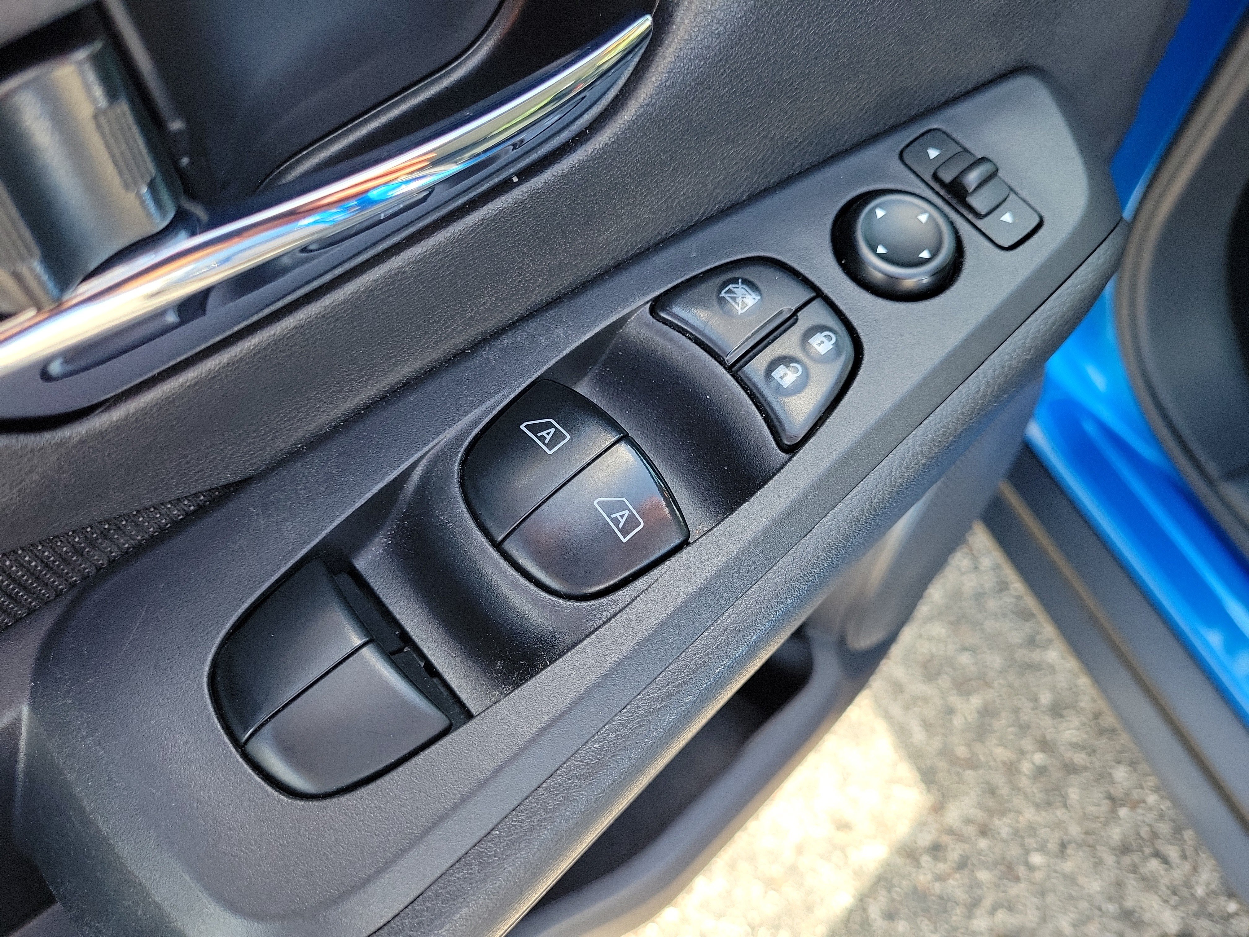 Certified 2024 Nissan Kicks SV FWD image 10