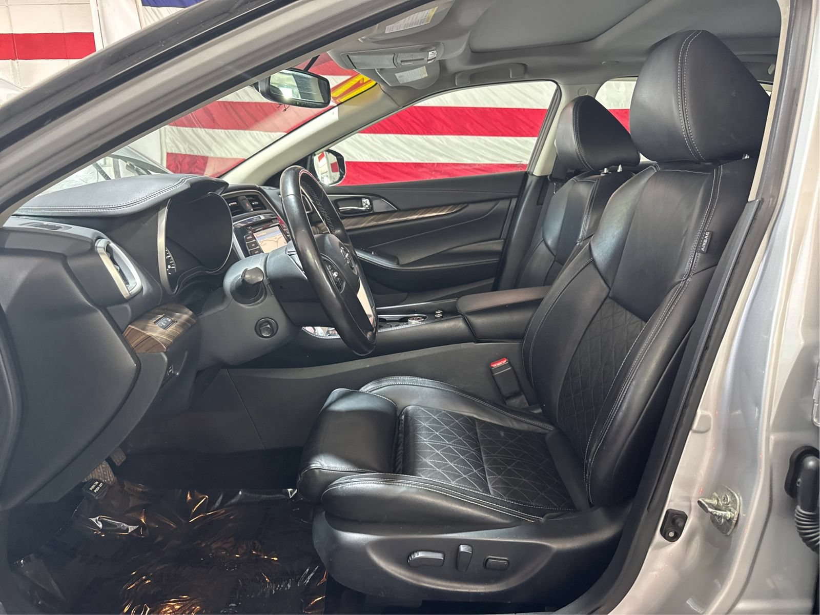 Used 2017 Nissan Maxima Platinum FWD image 9