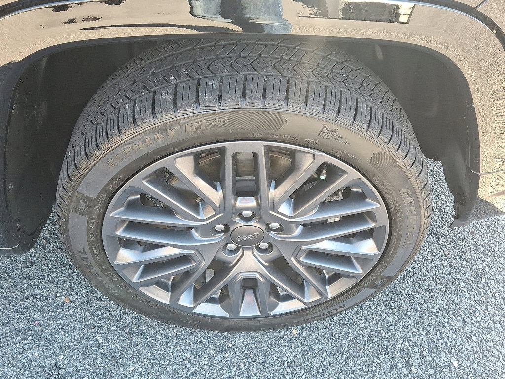 Certified 2023 Jeep Compass Limited image 9