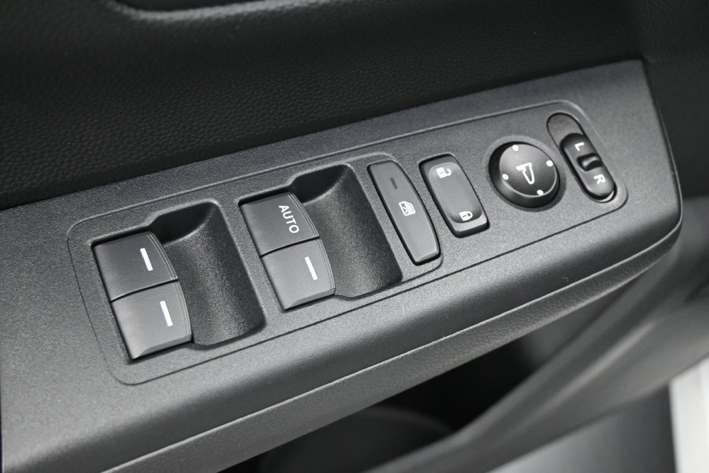 Used 2025 Honda CR-V LX image 4