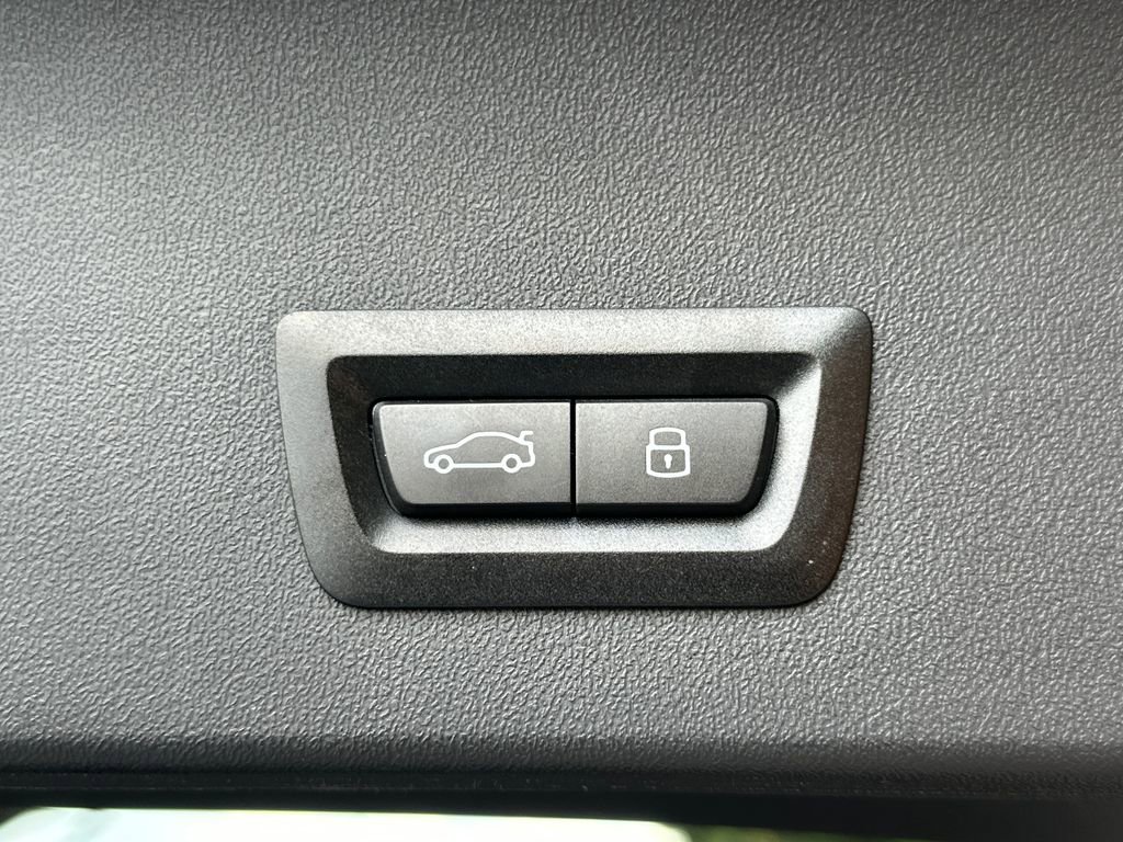 Used 2025 BMW X3 xDrive30i w/ Convenience Package image 39