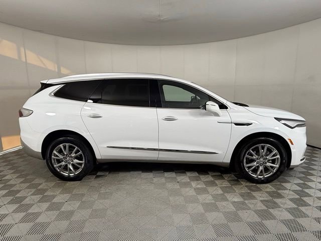 Used 2023 Buick Enclave Essence w/ Experience Buick Package image 8