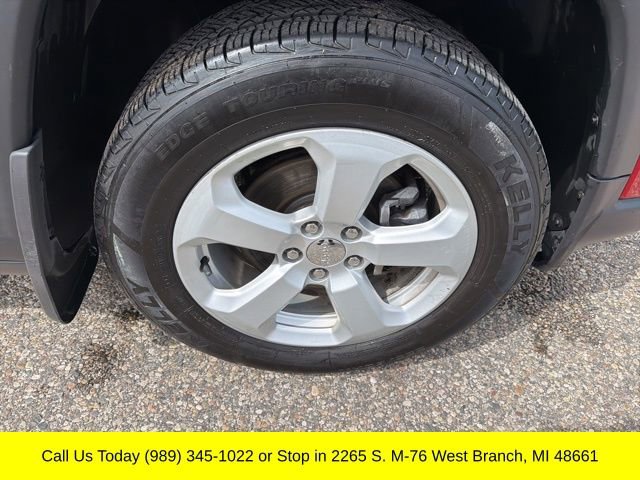 Used 2018 Jeep Compass Latitude w/ Popular Equipment Group image 4