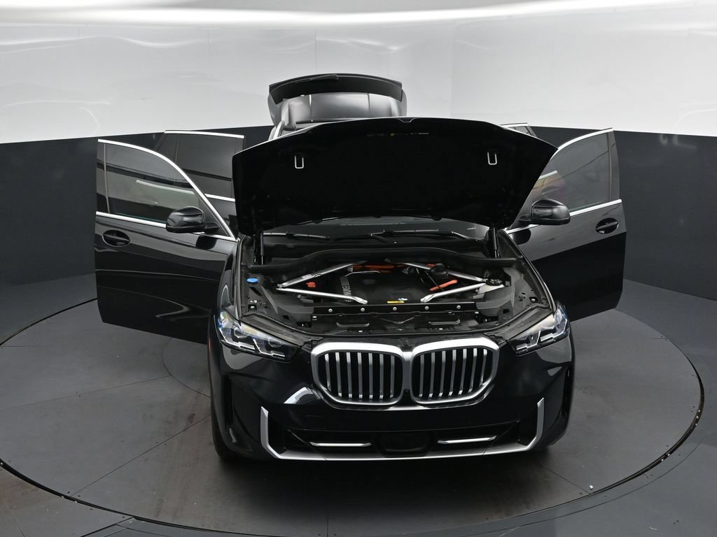 Certified 2024 BMW X5 xDrive50e w/ Premium Package AWD/4WD image 52