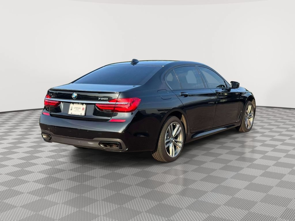 Used 2019 BMW 750i xDrive w/ Executive Package AWD/4WD image 7