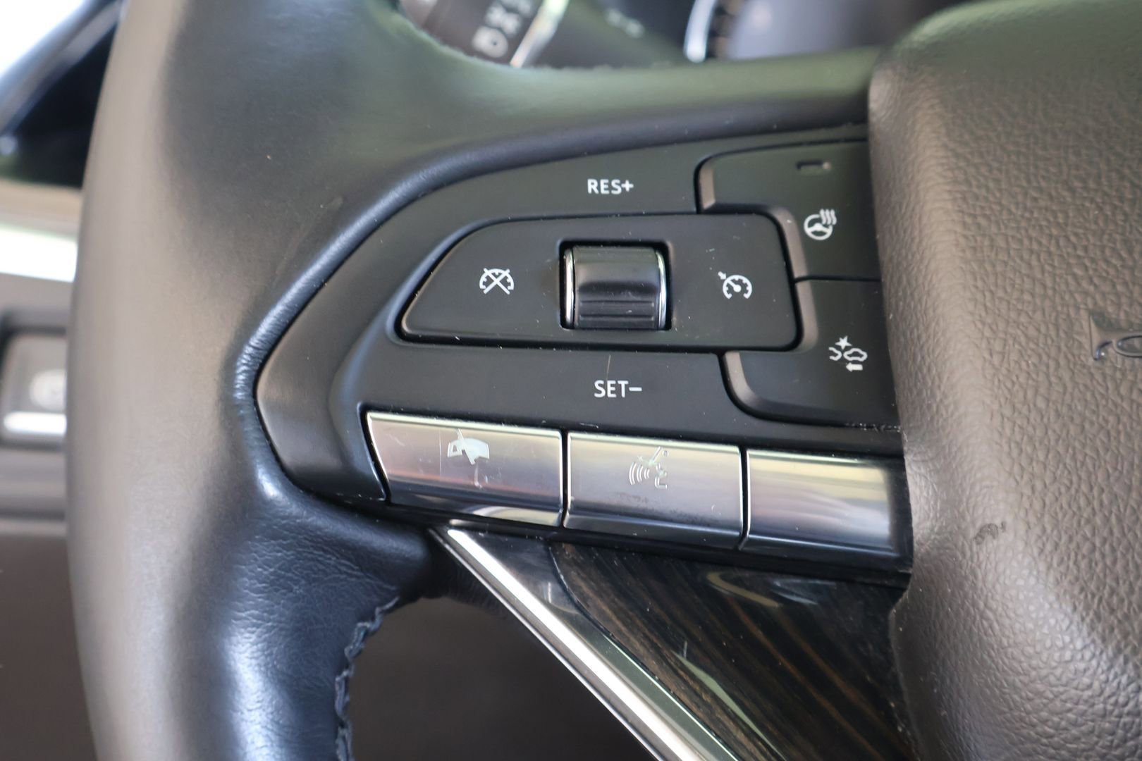 Used 2020 Cadillac XT6 Premium Luxury image 25