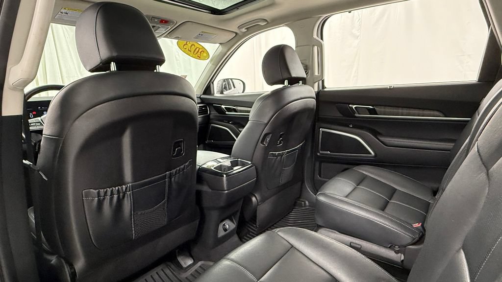 Used 2023 Kia Telluride EX w/ EX Captain's Chair Package AWD/4WD image 28