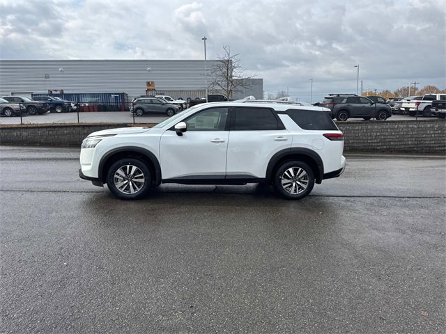 New 2025 Nissan Pathfinder SL image 7