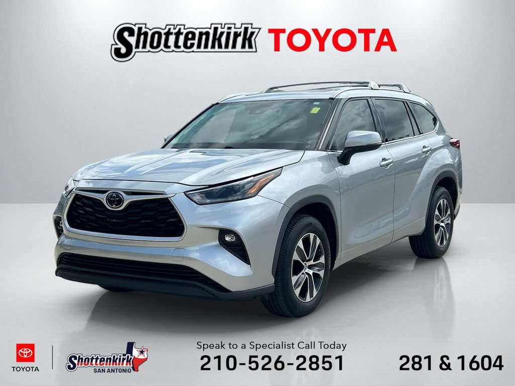 Used 2021 Toyota Highlander XLE