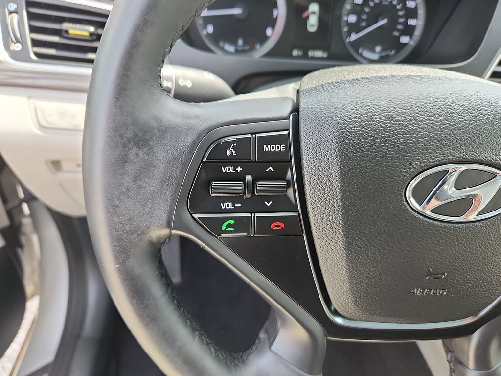 Used 2015 Hyundai Sonata Limited w/ Option Group 05 FWD image 17