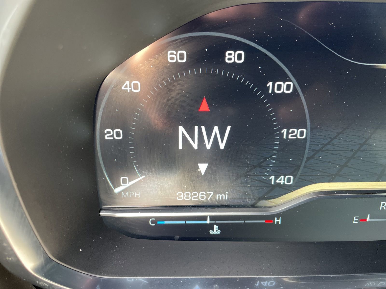 Used 2024 GMC Yukon SLT w/ SLT Luxury Package image 22