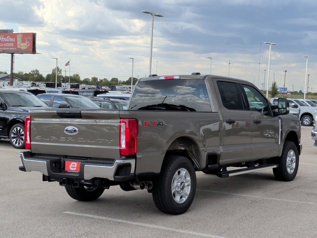 New 2026 Ford F250 XLT w/ FX4 Off-Road Package AWD/4WD image 8