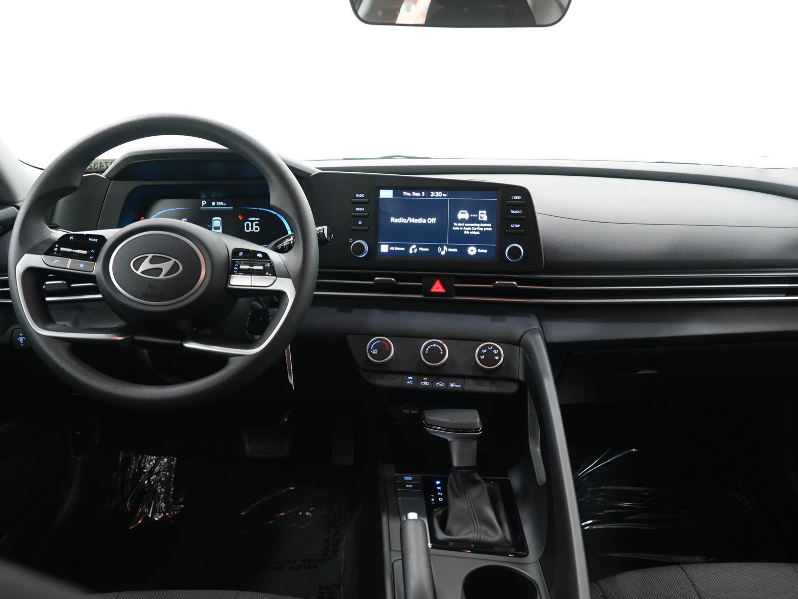 Used 2026 Hyundai Elantra SE FWD image 14