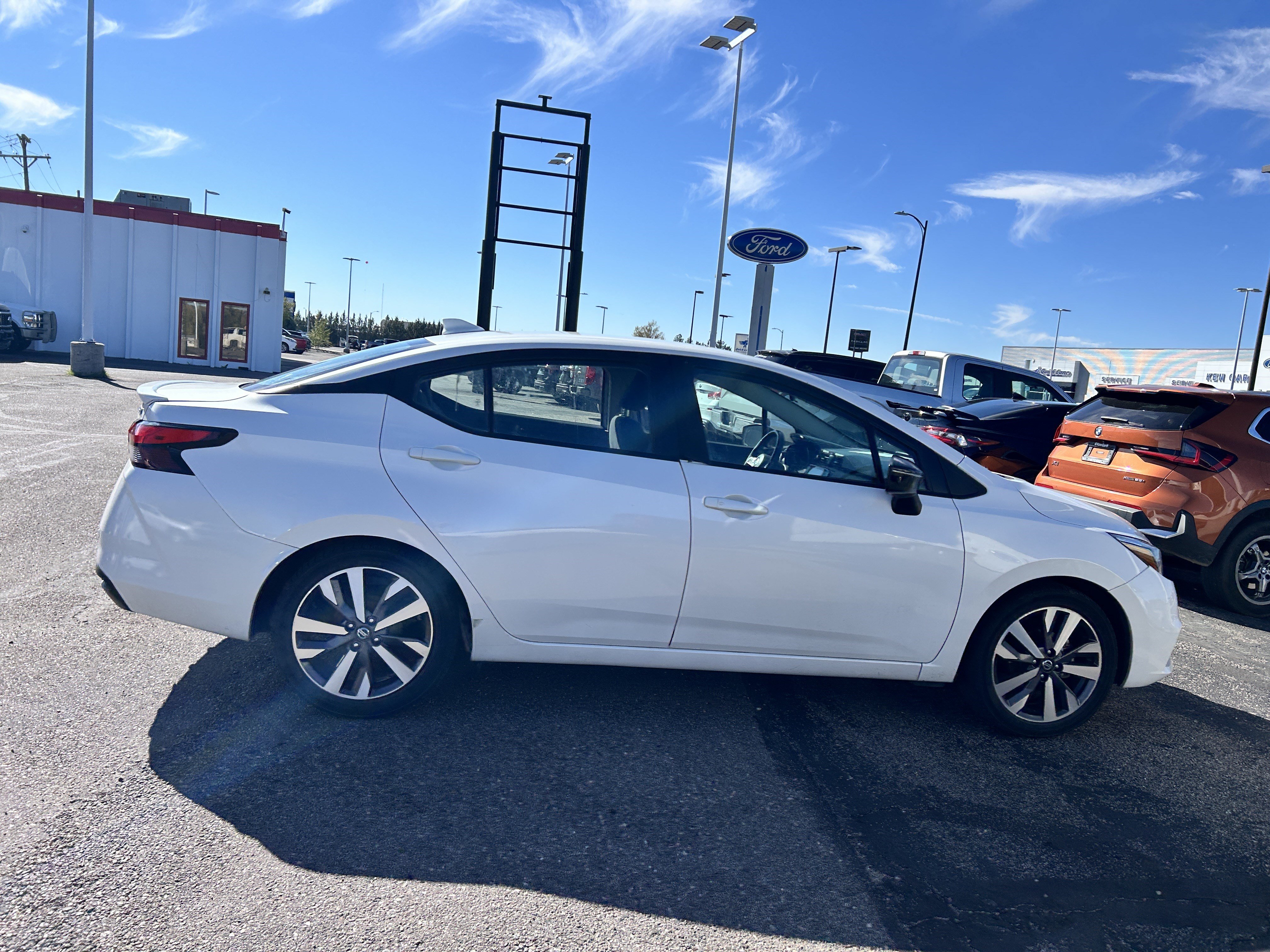 Used 2020 Nissan Versa SR FWD image 7