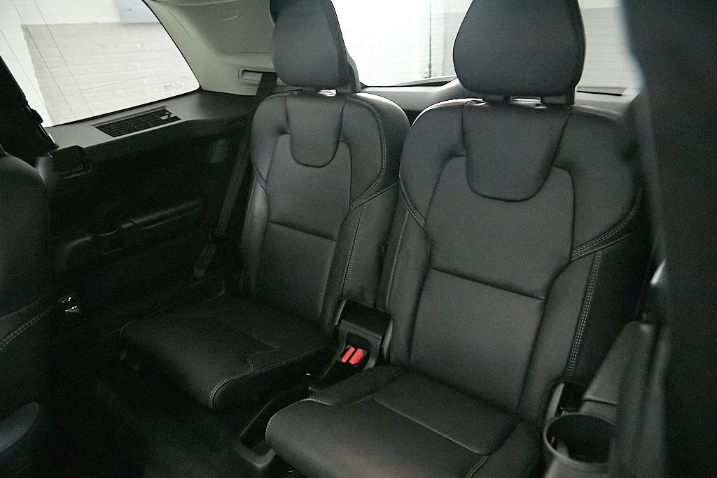 Certified 2025 Volvo XC90 T8 Ultra AWD/4WD image 23