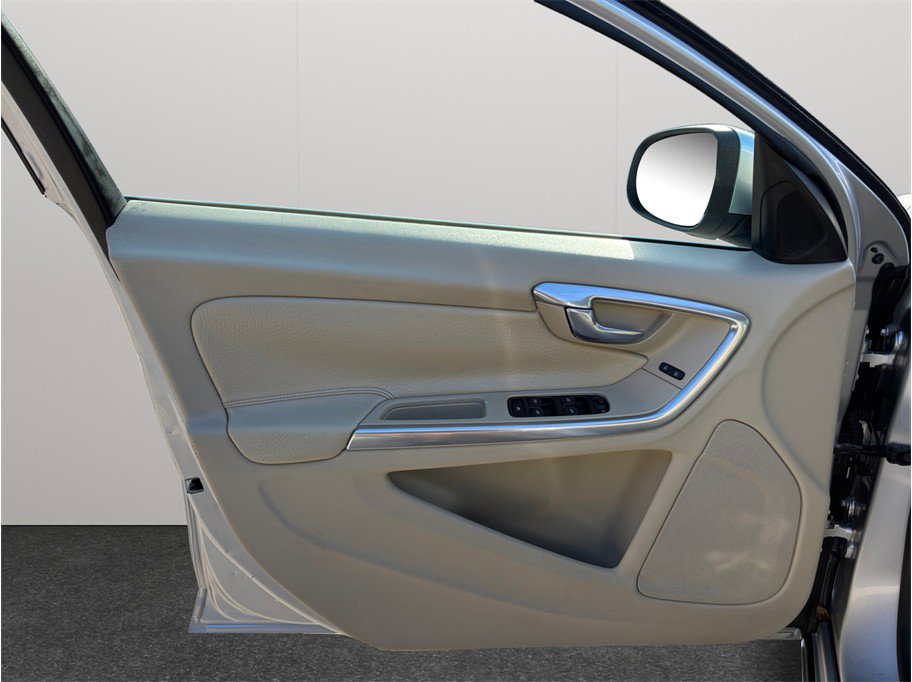 Used 2014 Volvo S60 T5 image 17