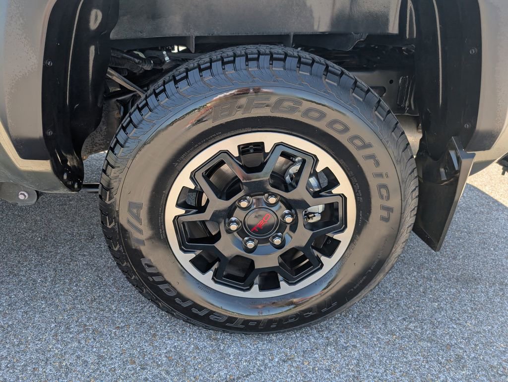 Used 2024 Toyota Tacoma TRD Off-Road w/ TRD Off Road Premium Package image 34