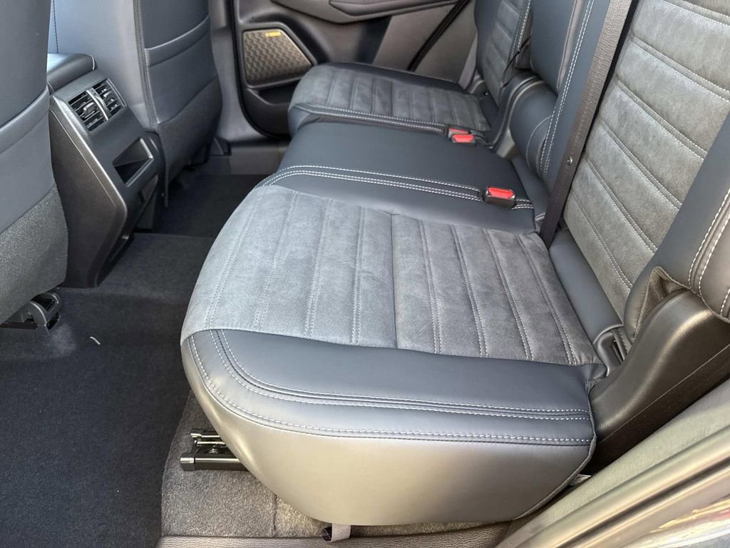 New 2026 Mitsubishi Outlander SEL image 14