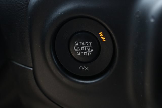 Used 2018 Jeep Wrangler Unlimited Sahara w/ Cold Weather Group AWD/4WD image 13