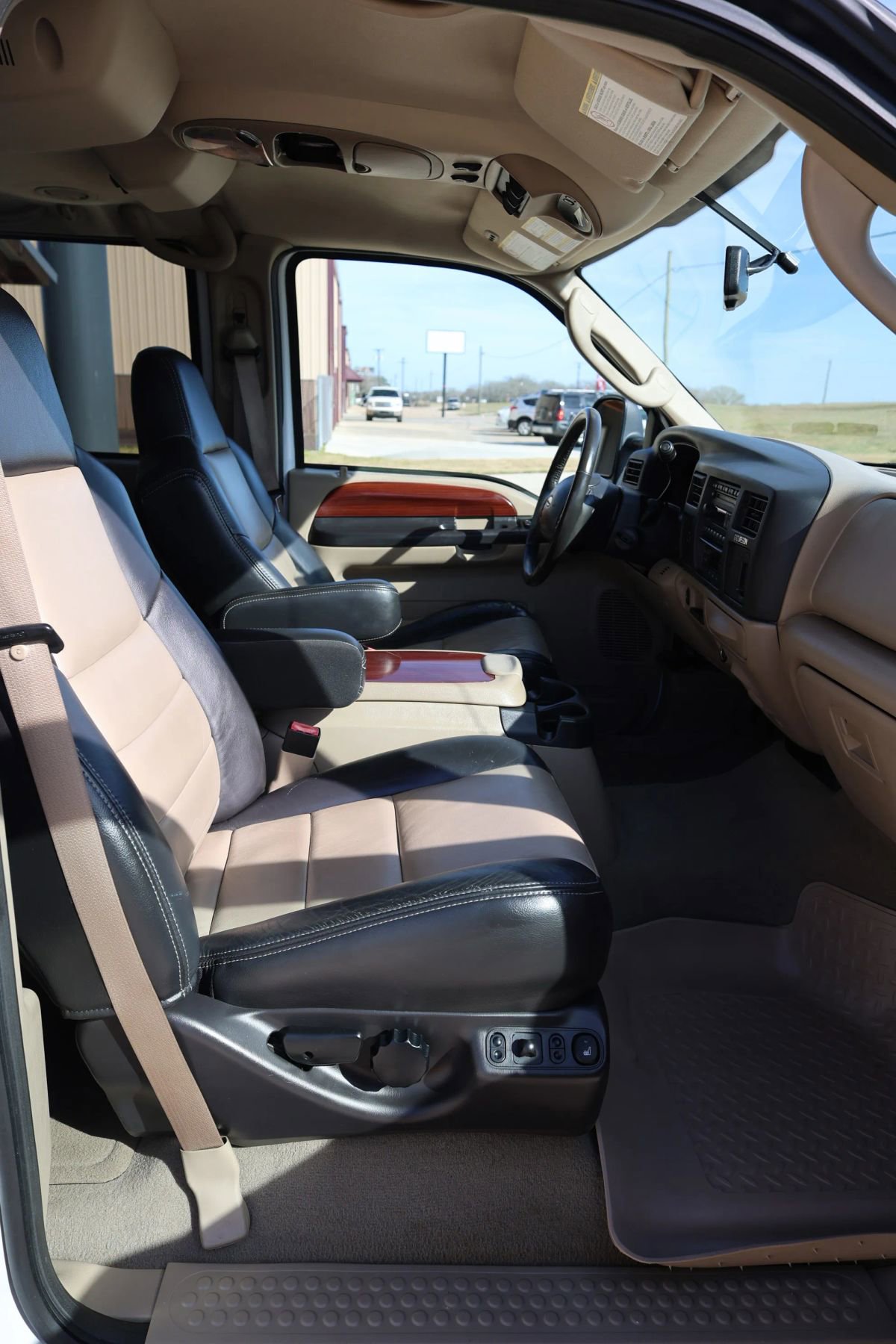 Used 2005 Ford Excursion Eddie Bauer image 43