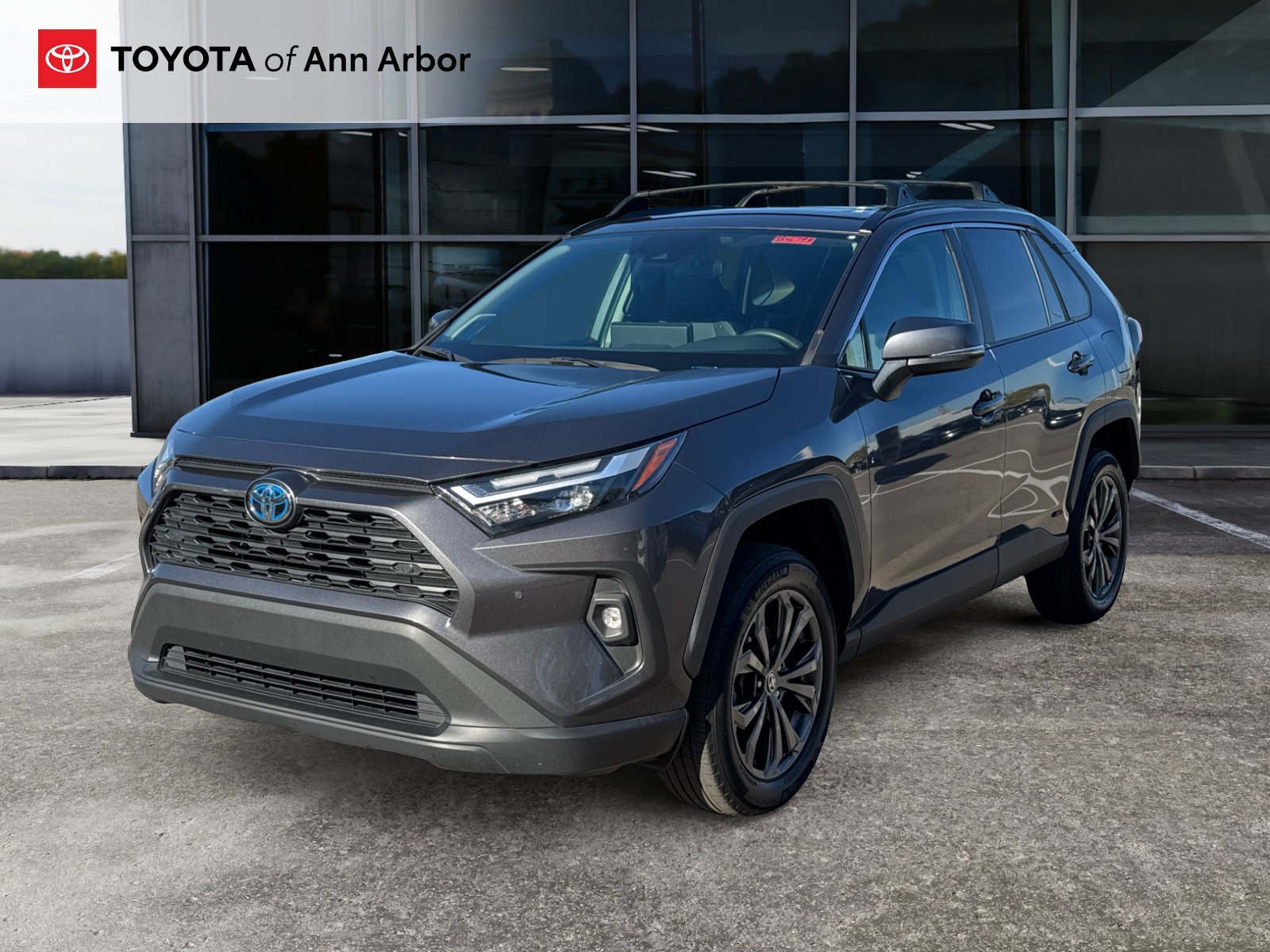 Used 2023 Toyota RAV4 XLE Premium AWD/4WD image 9